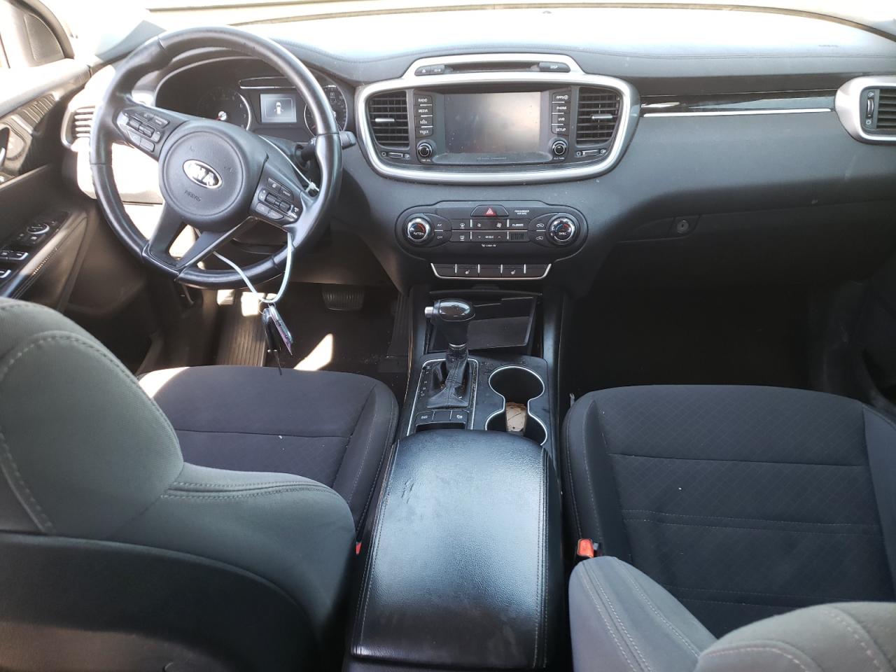 5XYPG4A33JG385673 2018 Kia Sorento Lx