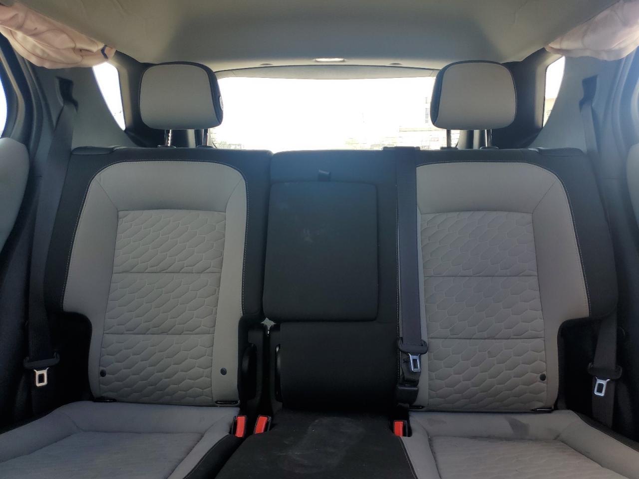 2GNAXREV1J6218330 2018 Chevrolet Equinox Ls