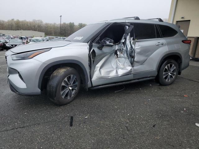 2022 Toyota Highlander Xle VIN: 5TDGZRBHXNS240737 Lot: 53646004