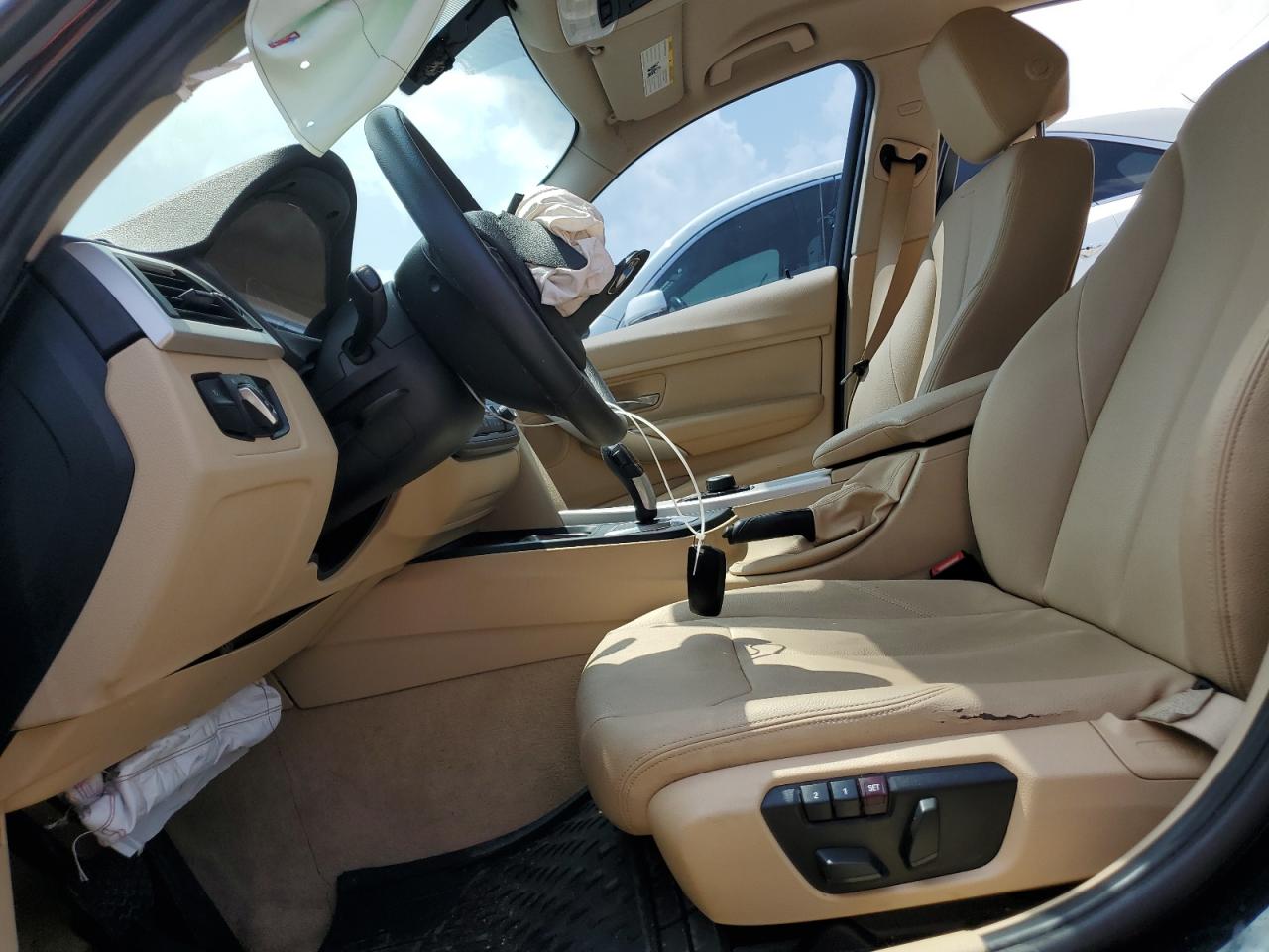 WBA3B1C59FK141373 2015 BMW 320 I