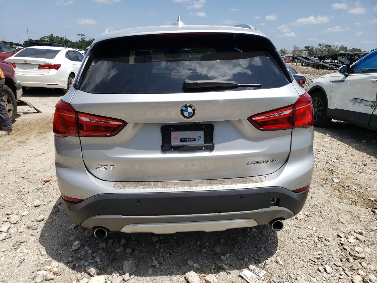 WBXHU7C30J3H42958 2018 BMW X1 Sdrive28I