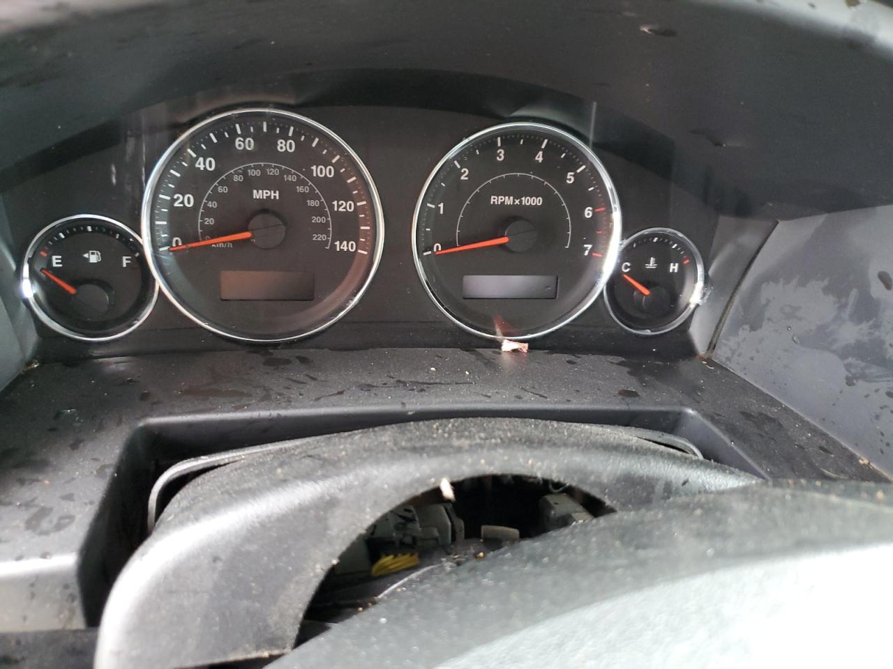 1J4RG4GK4AC119228 2010 Jeep Commander Sport