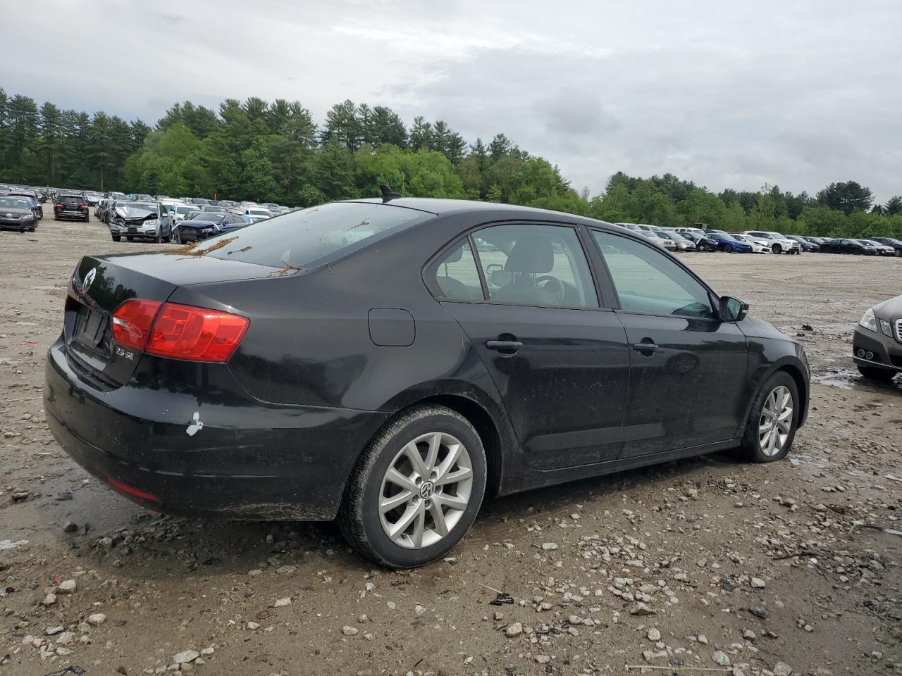 3VWDZ7AJ6BM318144 2011 Volkswagen Jetta Se