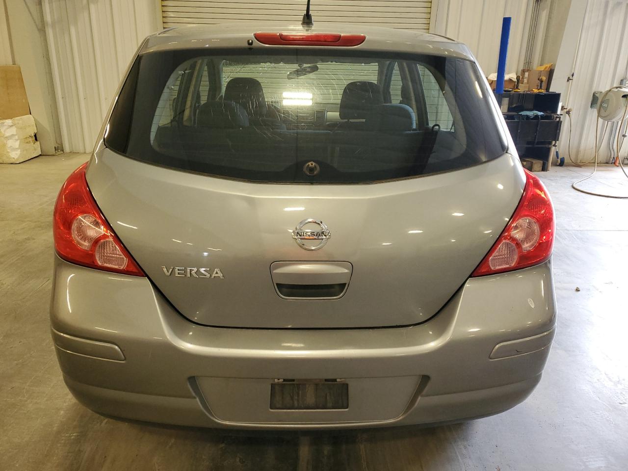 3N1BC1CP8AL369923 2010 Nissan Versa S