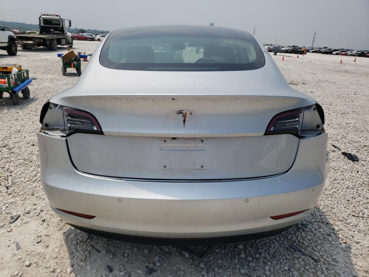 5YJ3E1EA3JF060816 2018 Tesla Model 3