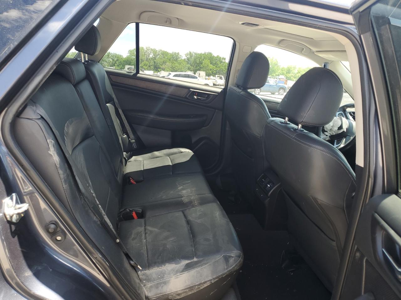 4S4BSENCXH3311301 2017 Subaru Outback 3.6R Limited