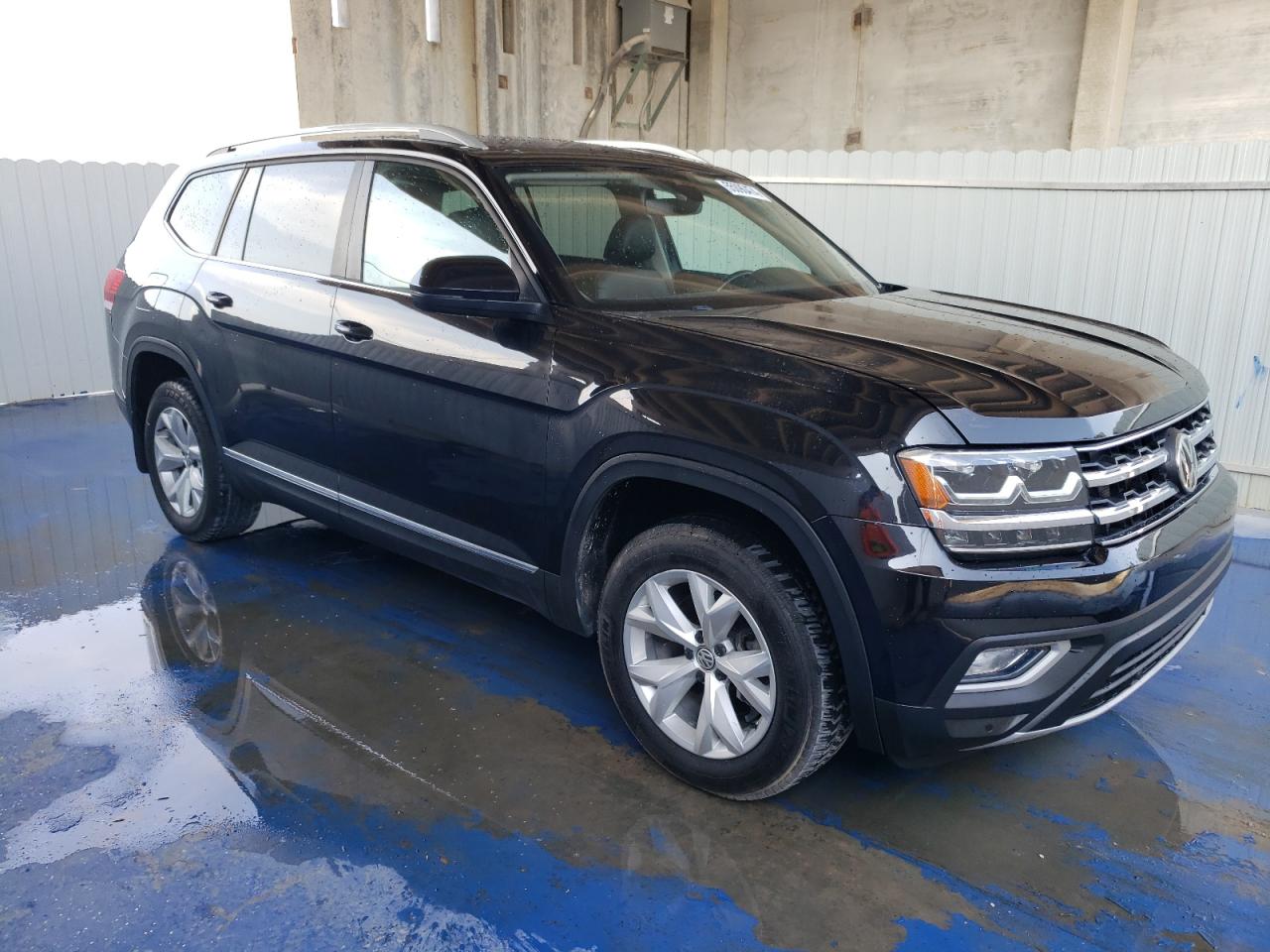 2018 Volkswagen Atlas Sel vin: 1V2ER2CA1JC557347