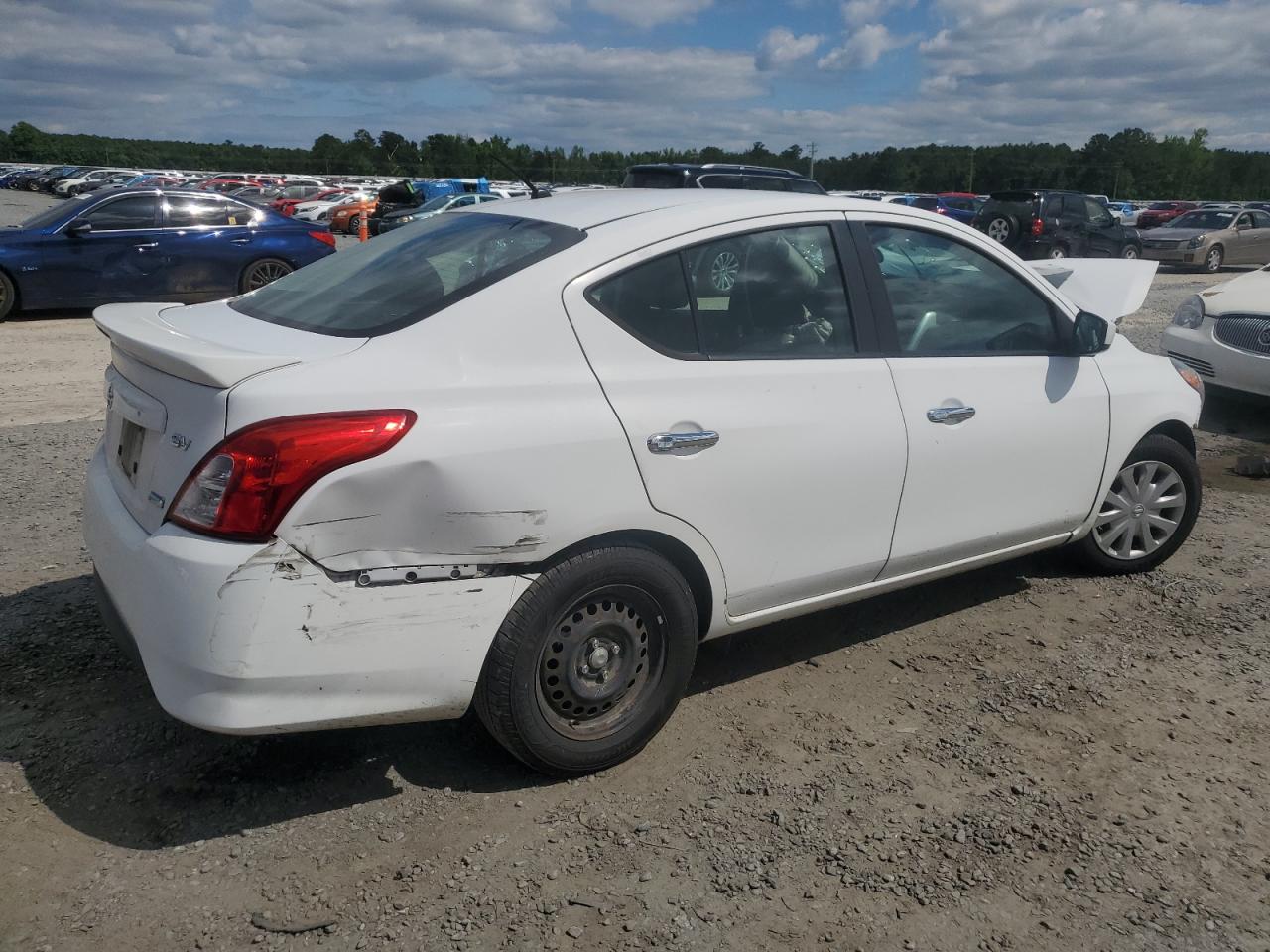 2015 Nissan Versa S vin: 3N1CN7AP2FL826348