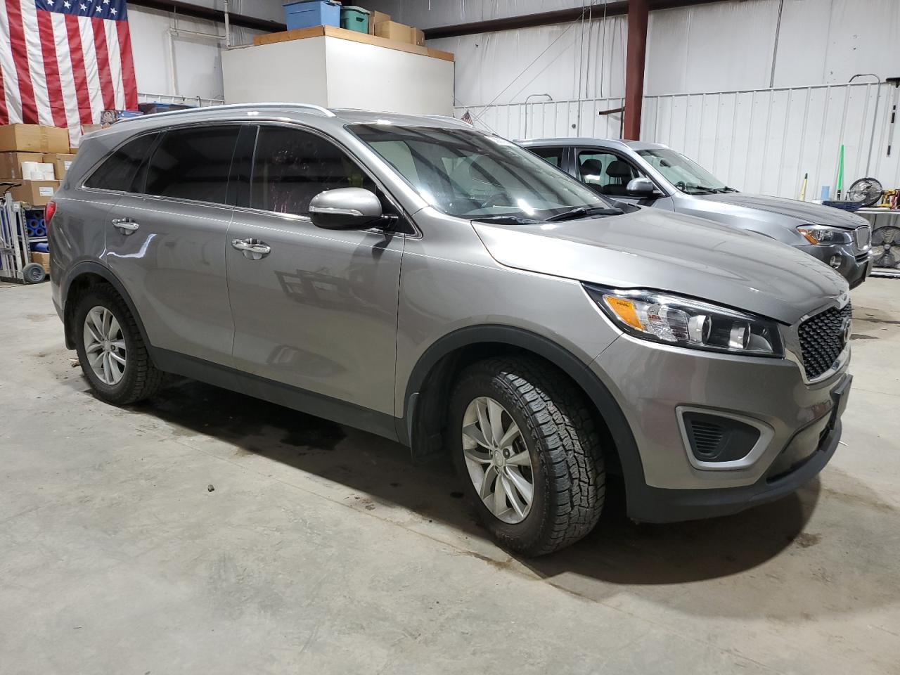 2018 Kia Sorento Lx vin: 5XYPG4A38JG415783