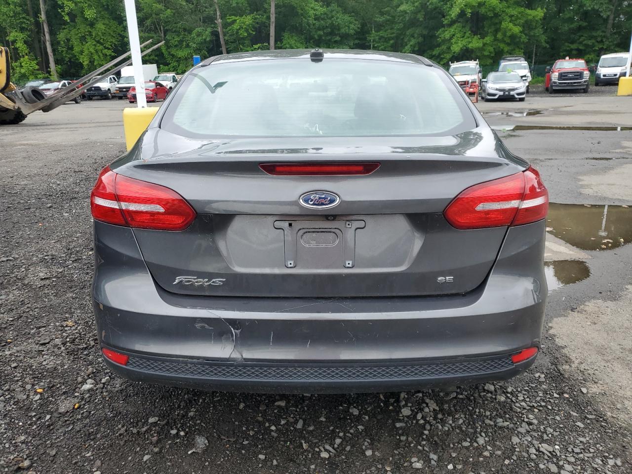 2015 Ford Focus Se vin: 1FADP3F26FL212955