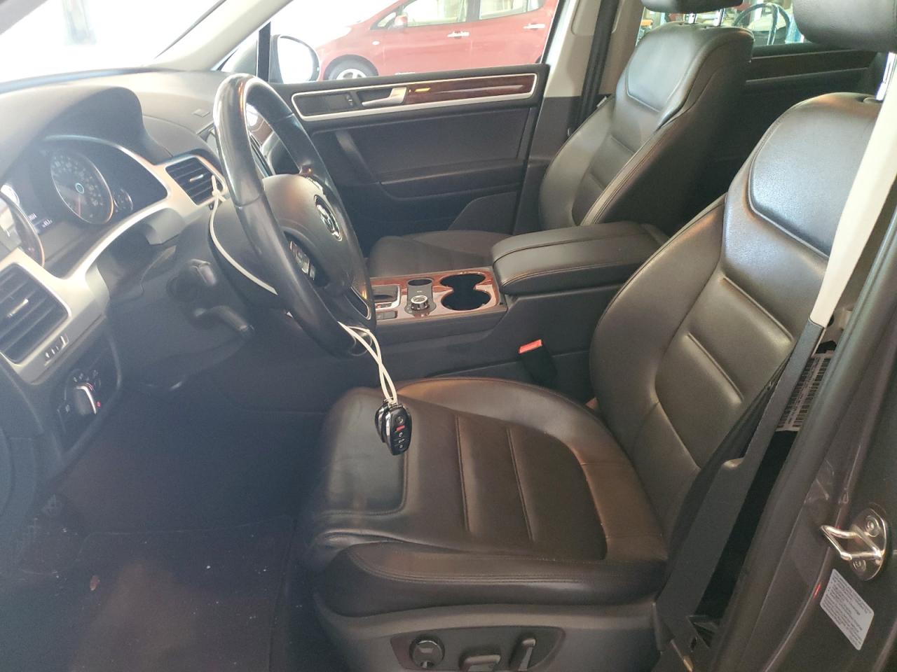 WVGEF9BPXDD001198 2013 Volkswagen Touareg V6