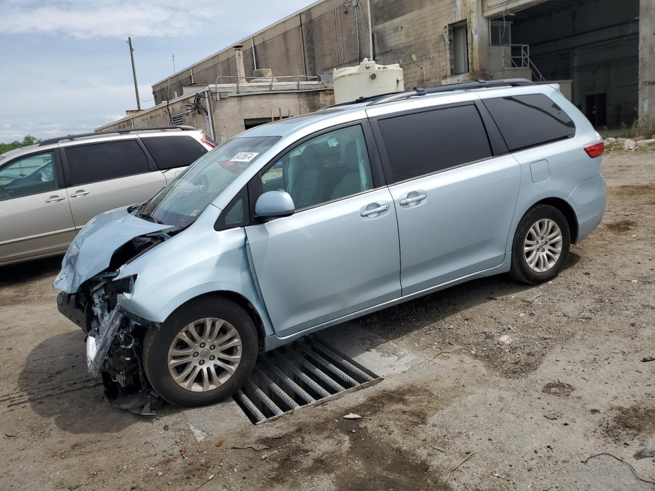 5TDYK3DC7FS579156 2015 Toyota Sienna Xle