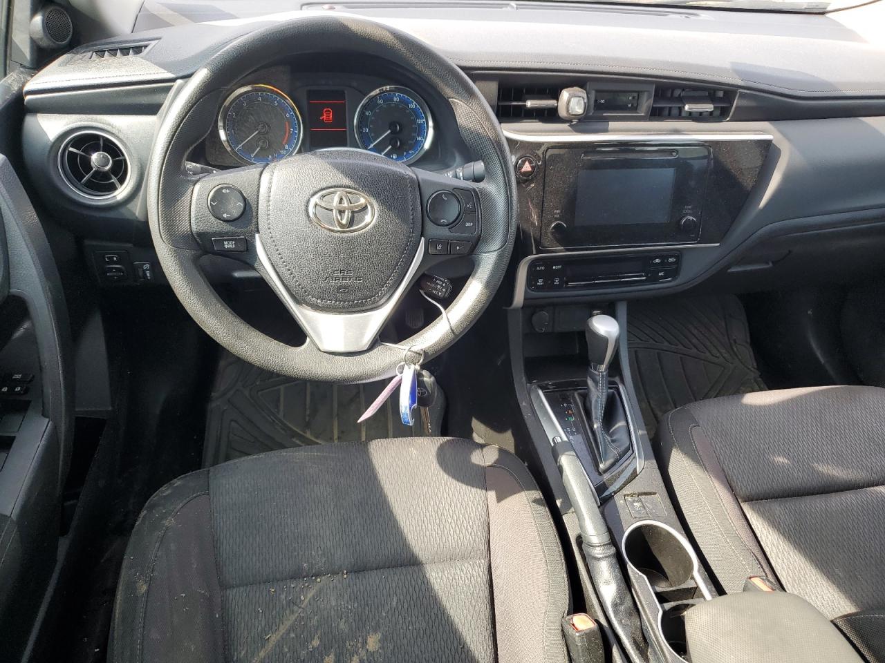 5YFBURHE8KP877815 2019 Toyota Corolla L