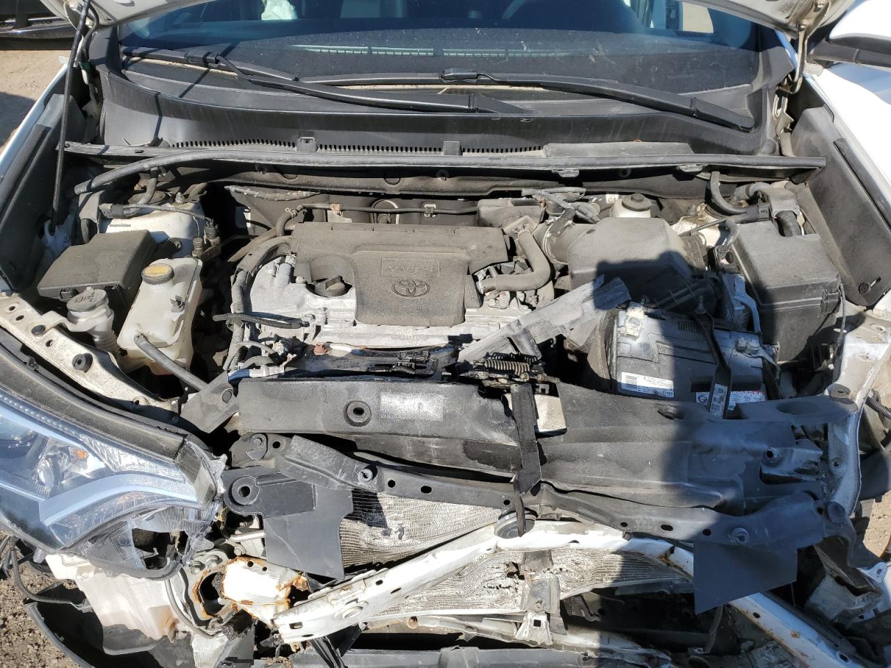 2T3BFREV6HW555381 2017 Toyota Rav4 Le