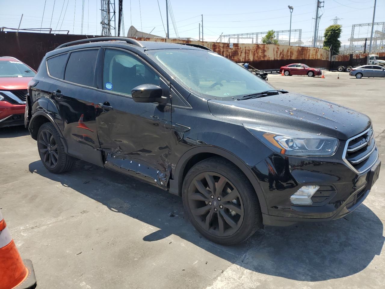 1FMCU0GD0JUD21875 2018 Ford Escape Se