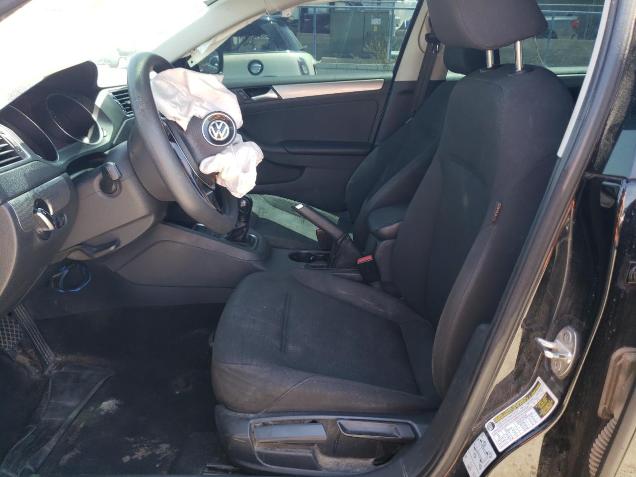 3VWD67AJ4GM340868 2016 Volkswagen Jetta Se