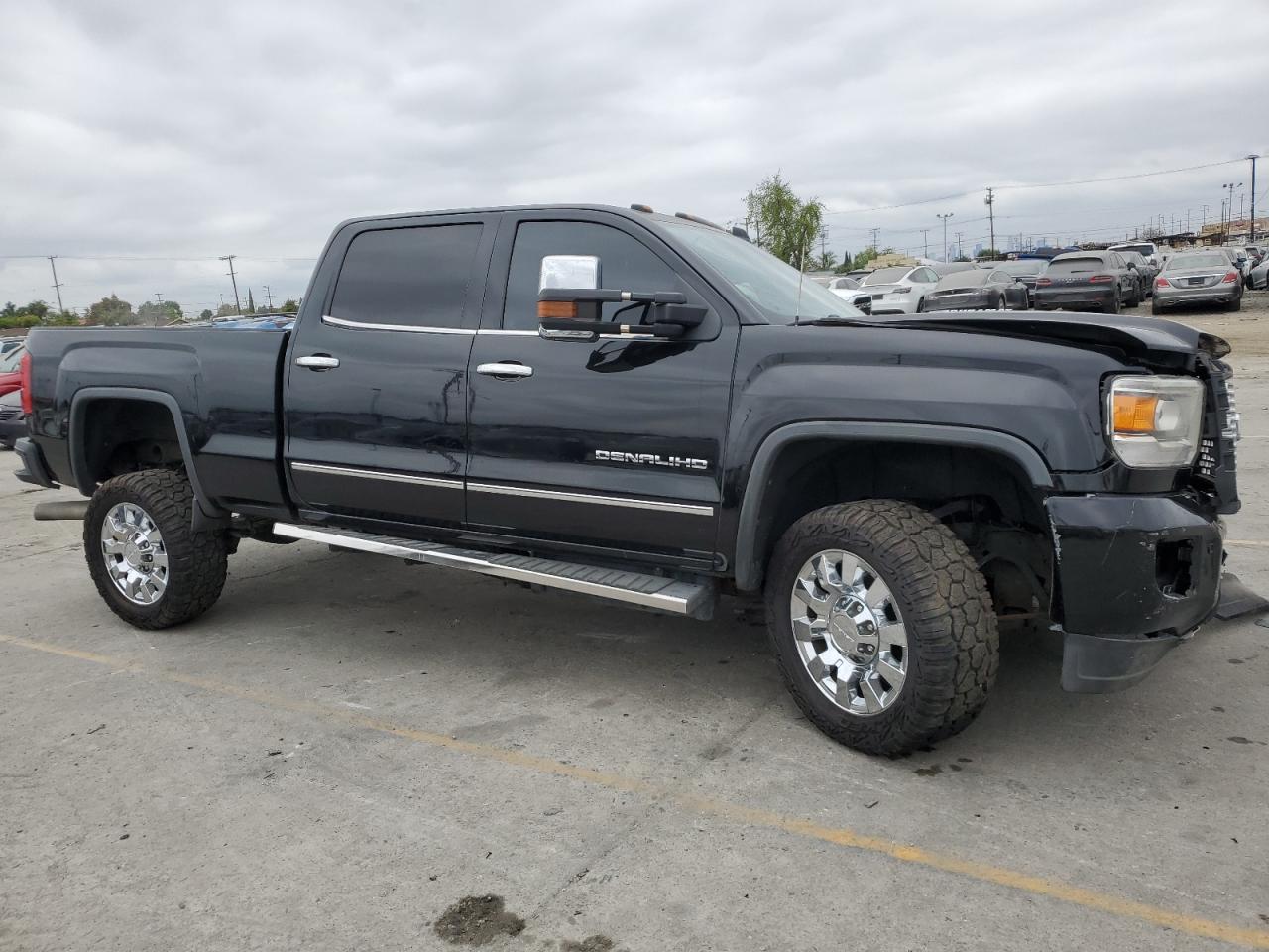 2015 GMC Sierra K2500 Denali vin: 1GT120E88FF623269