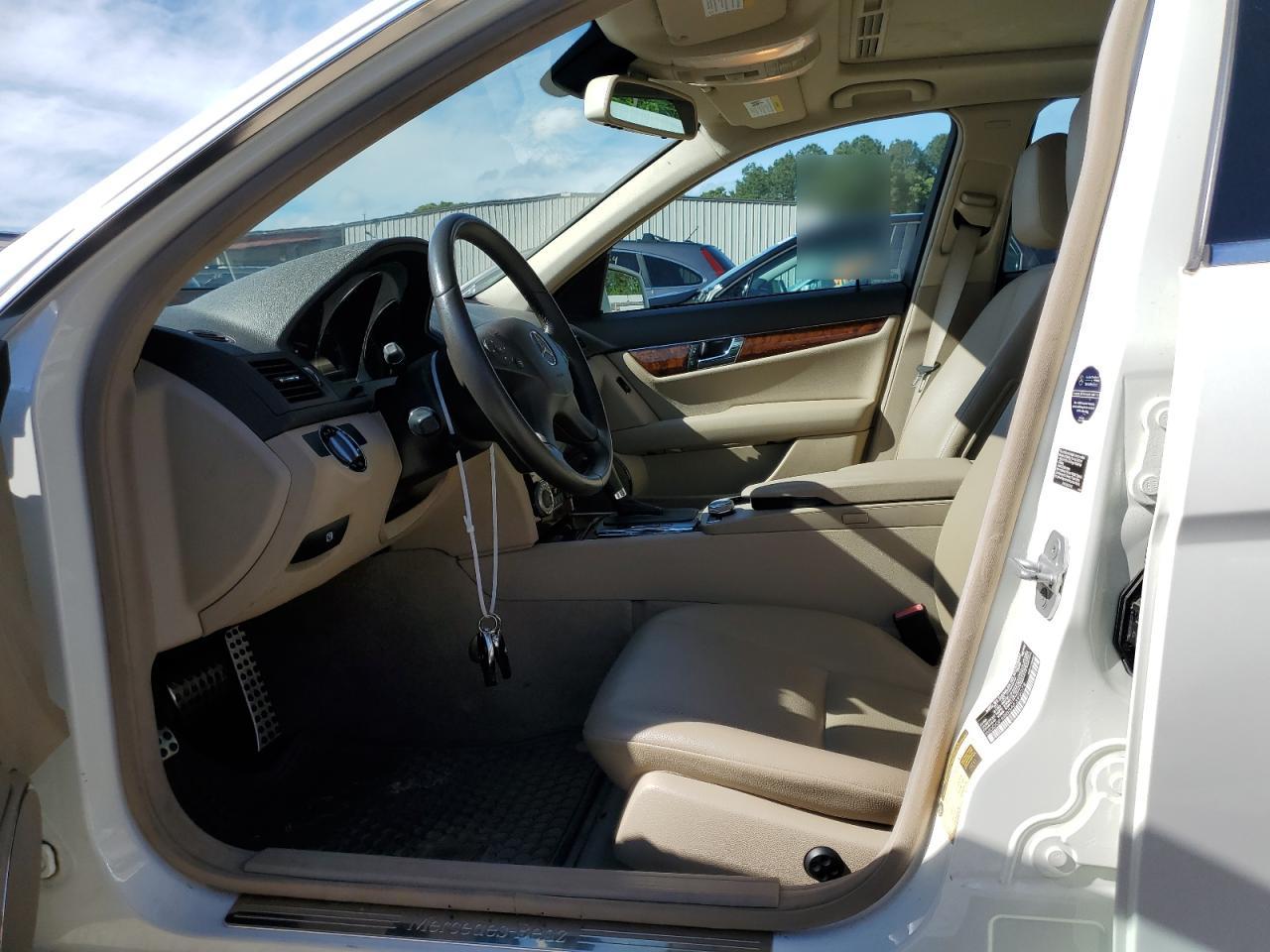 WDDGF8BB3AF399078 2010 Mercedes-Benz C 300 4Matic