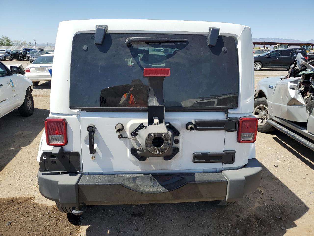 1C4HJWEG3EL301781 2014 Jeep Wrangler Unlimited Sahara