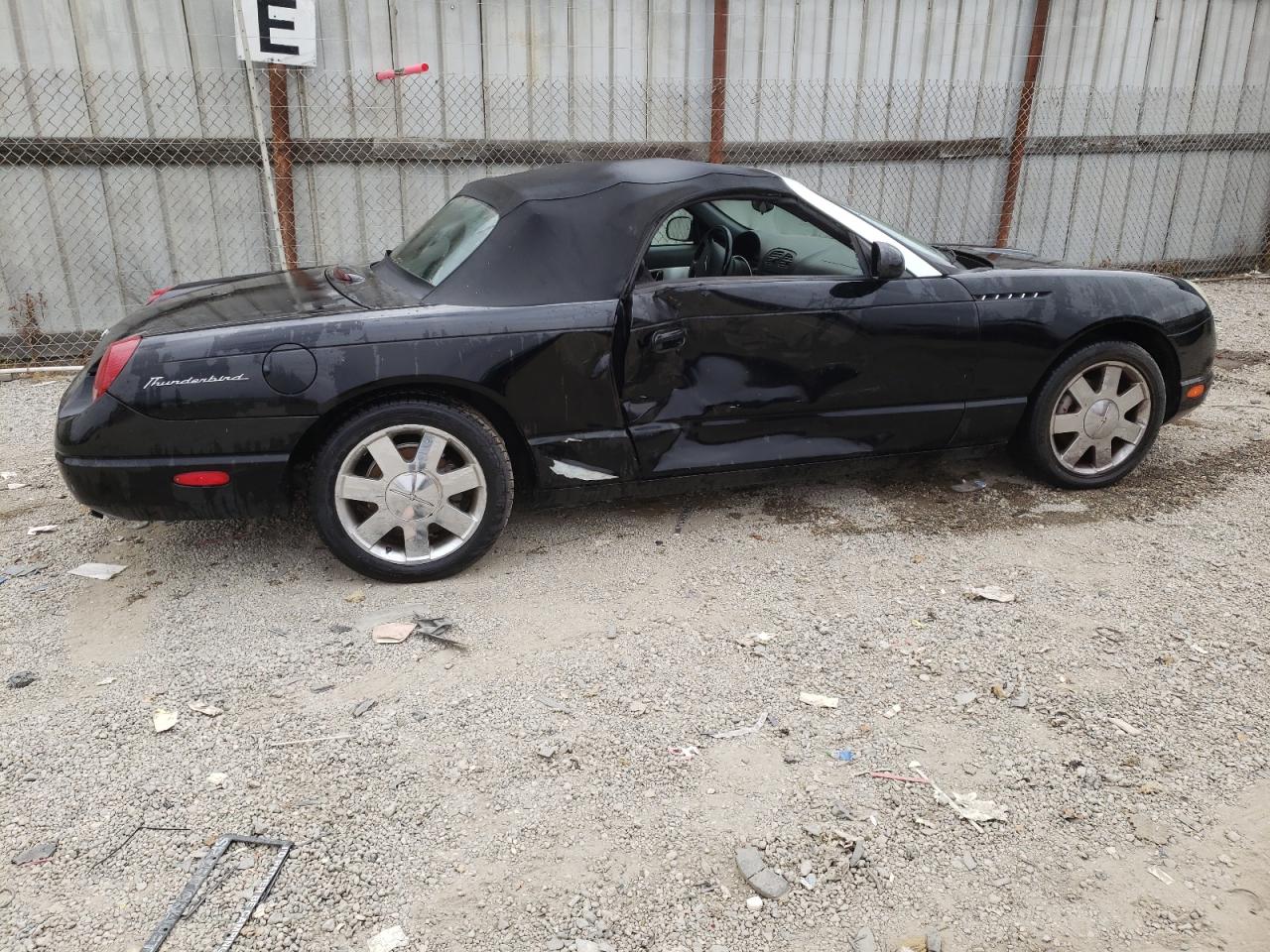 1FAHP60A72Y110807 2002 Ford Thunderbird