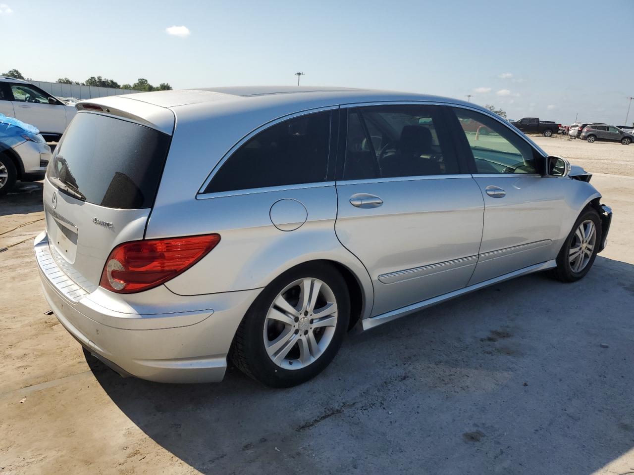 4JGCB65E98A073660 2008 Mercedes-Benz R 350