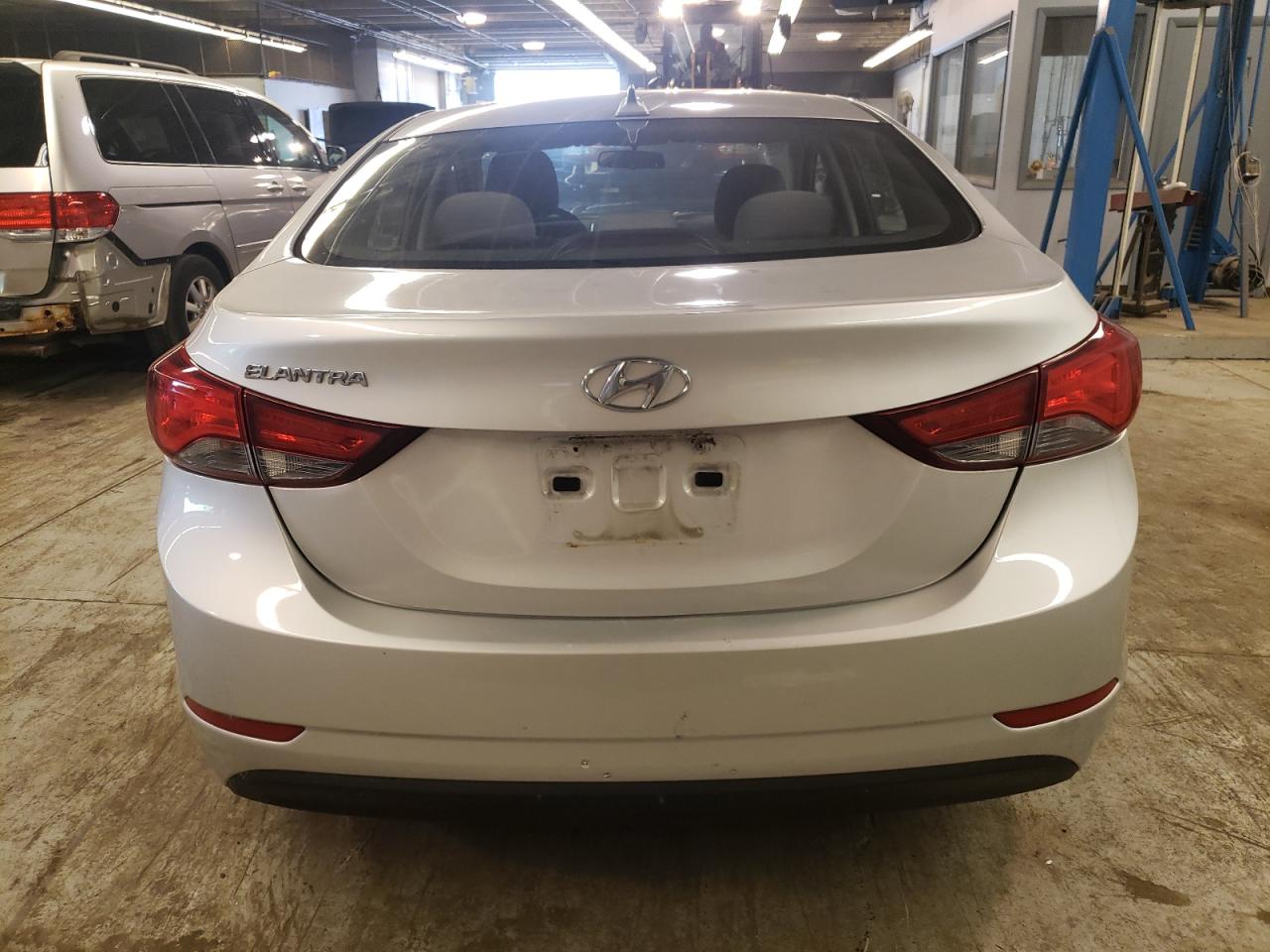 5NPDH4AE4GH695074 2016 Hyundai Elantra Se