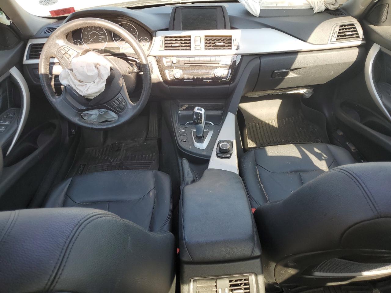 WBA8A3C34HK692865 2017 BMW 320 Xi