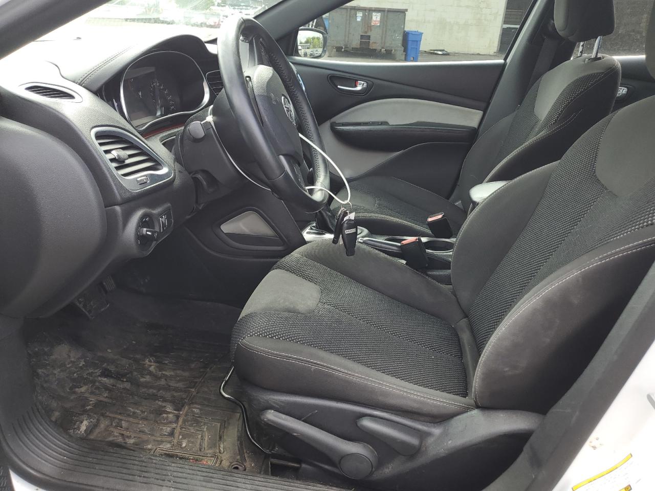 1C3CDFBB2FD390561 2015 Dodge Dart Sxt