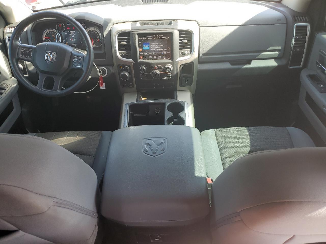 1C6RR7LG4ES133555 2014 Ram 1500 Slt