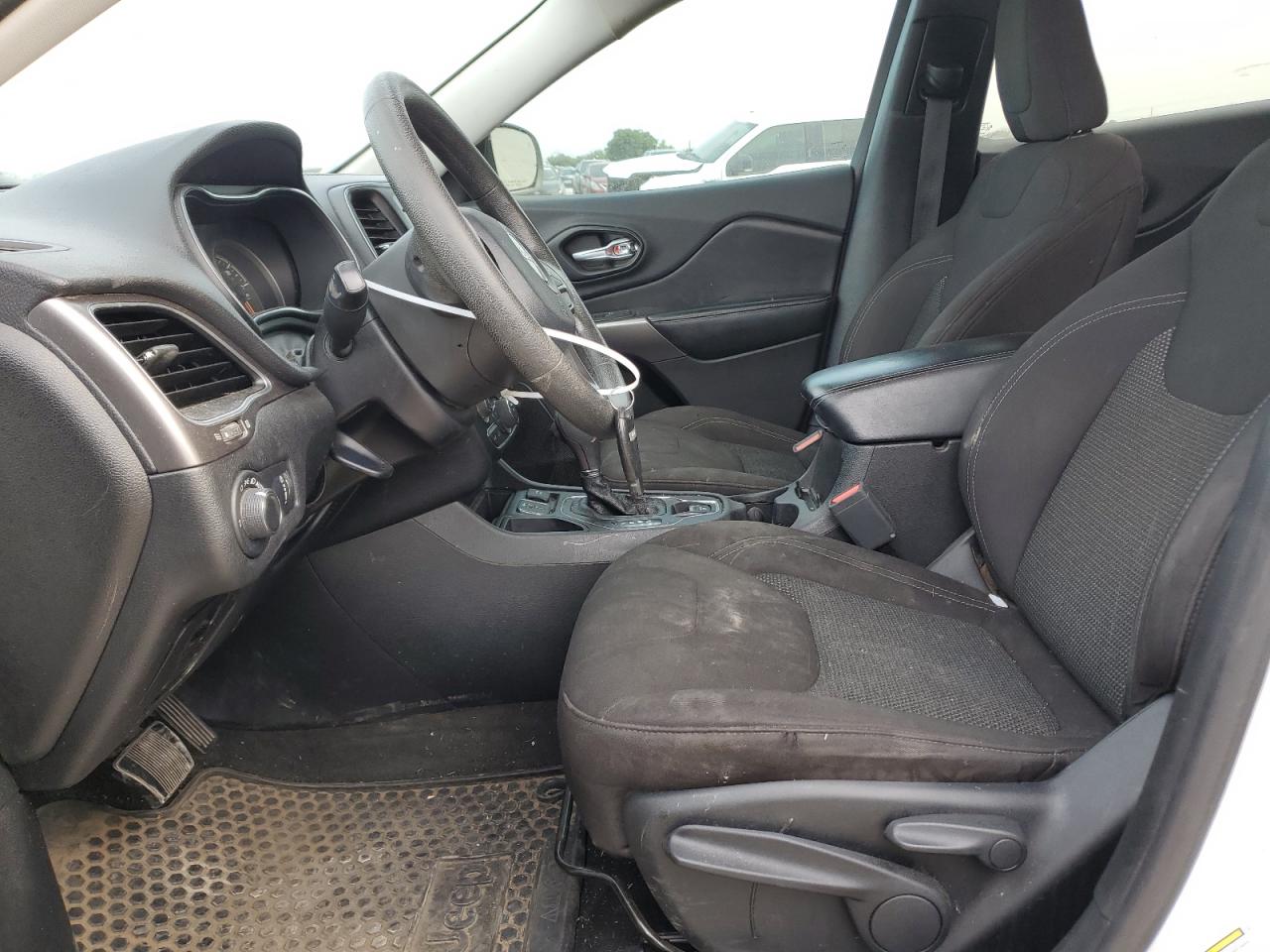 1C4PJLCB1LD573917 2020 Jeep Cherokee Latitude