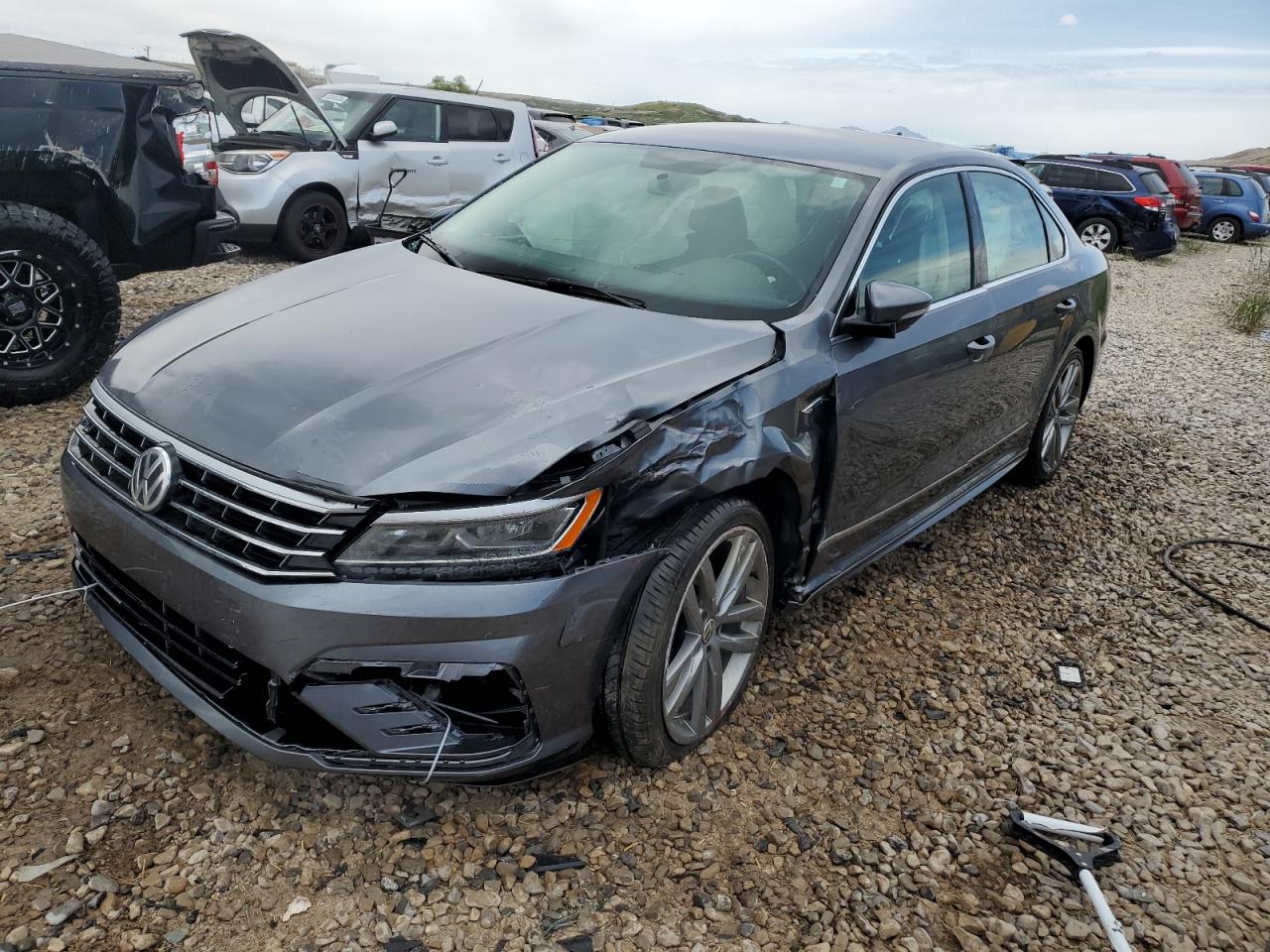 1VWDT7A38HC066670 2017 Volkswagen Passat R-Line