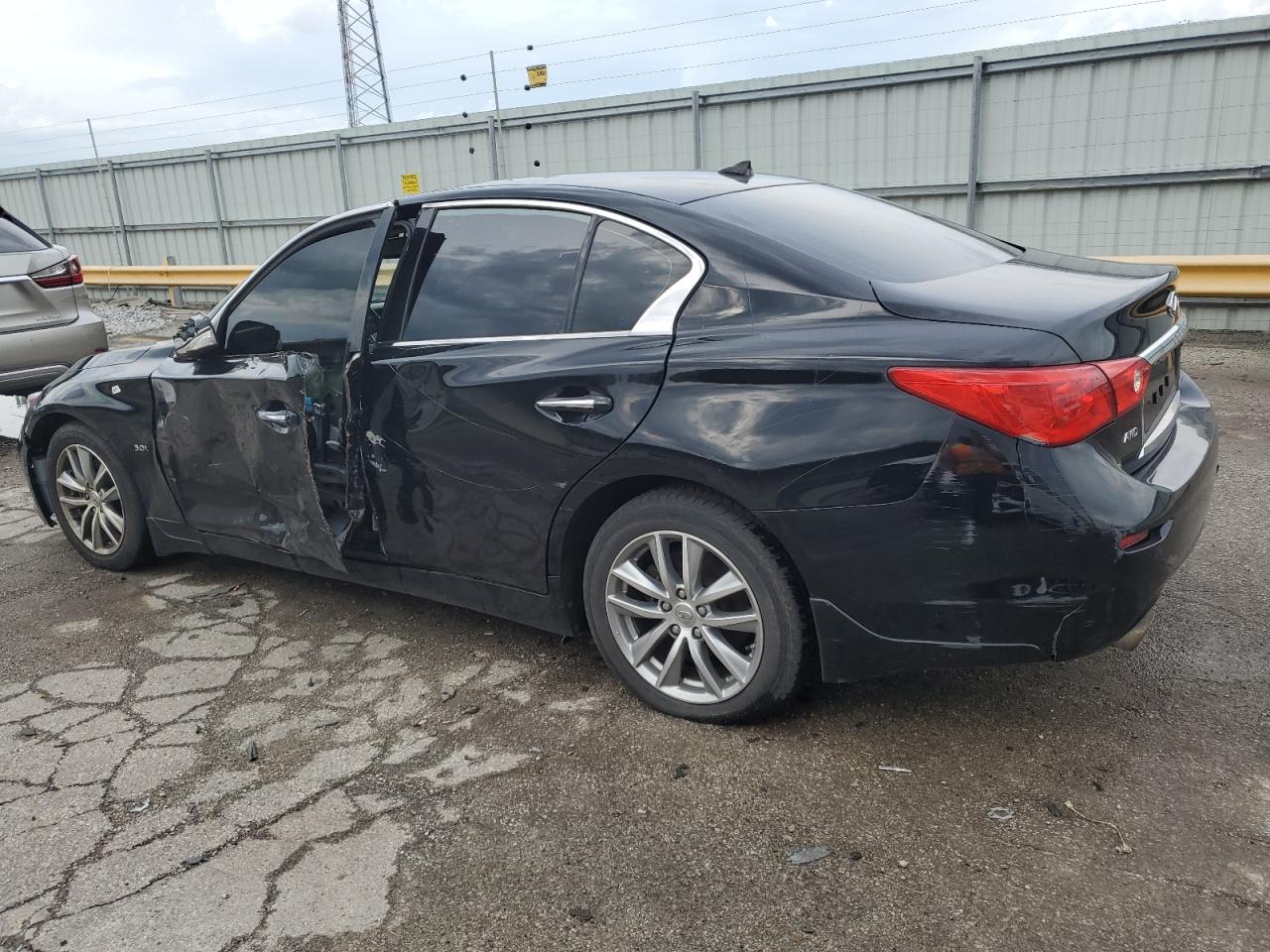 JN1EV7AR2HM833948 2017 Infiniti Q50 Premium