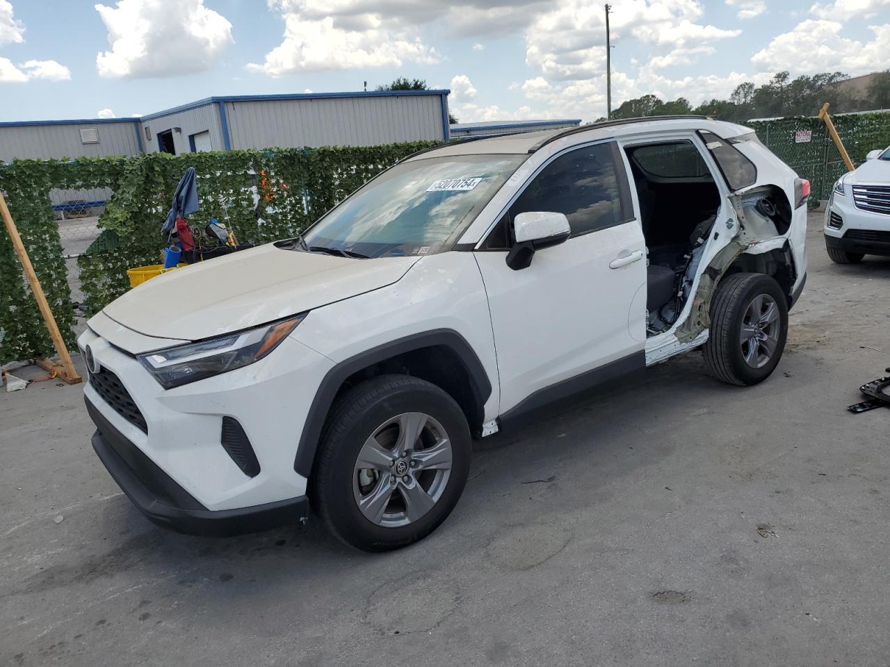 2T3W1RFVXNW193310 2022 Toyota Rav4 Xle