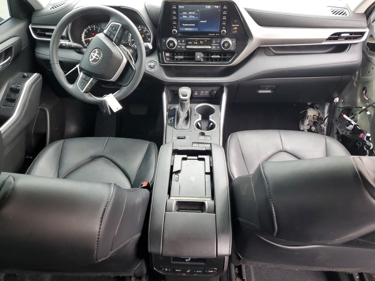 5TDGZRAH4NS129232 2022 Toyota Highlander Xle