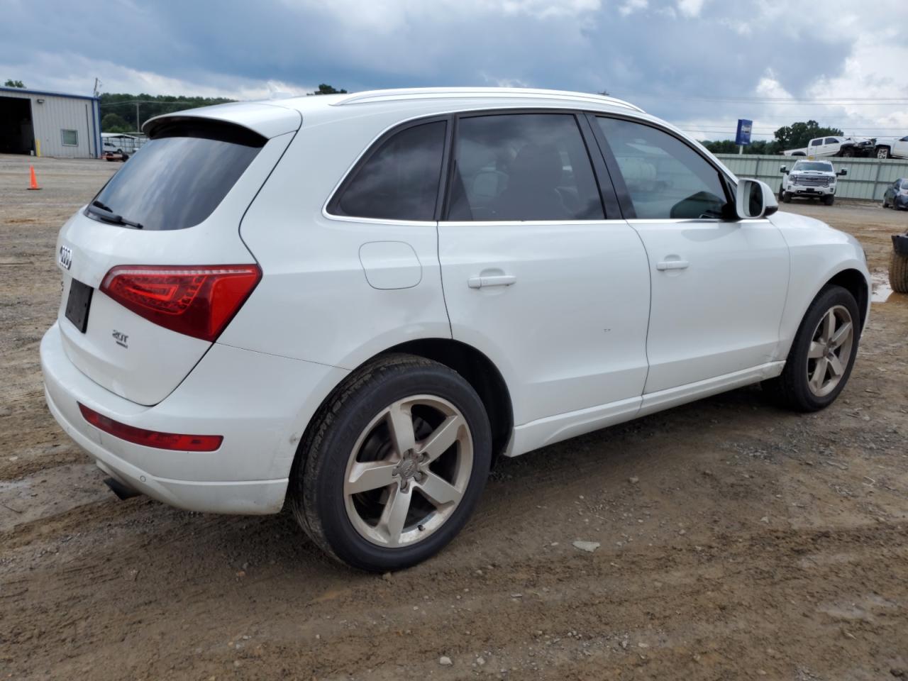 WA1LFAFP7BA101422 2011 Audi Q5 Premium Plus