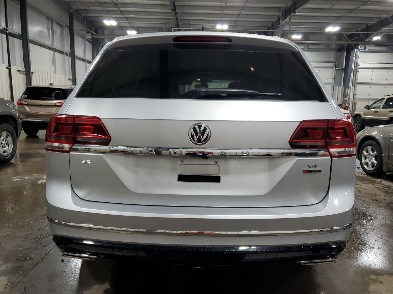 1V2XR2CA0KC613529 2019 Volkswagen Atlas Se