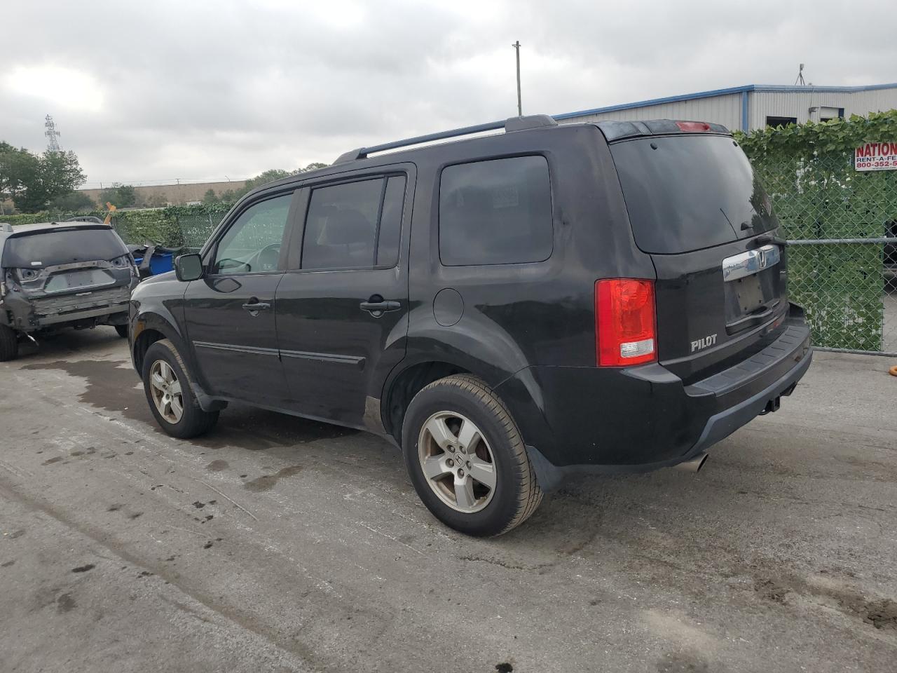 5FNYF3H53BB023795 2011 Honda Pilot Exl