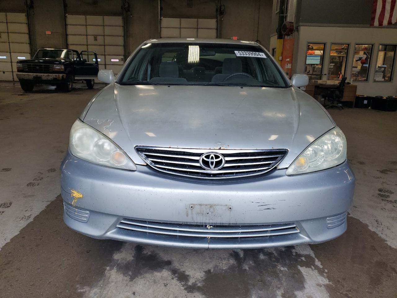 4T1BE32KX5U574112 2005 Toyota Camry Le