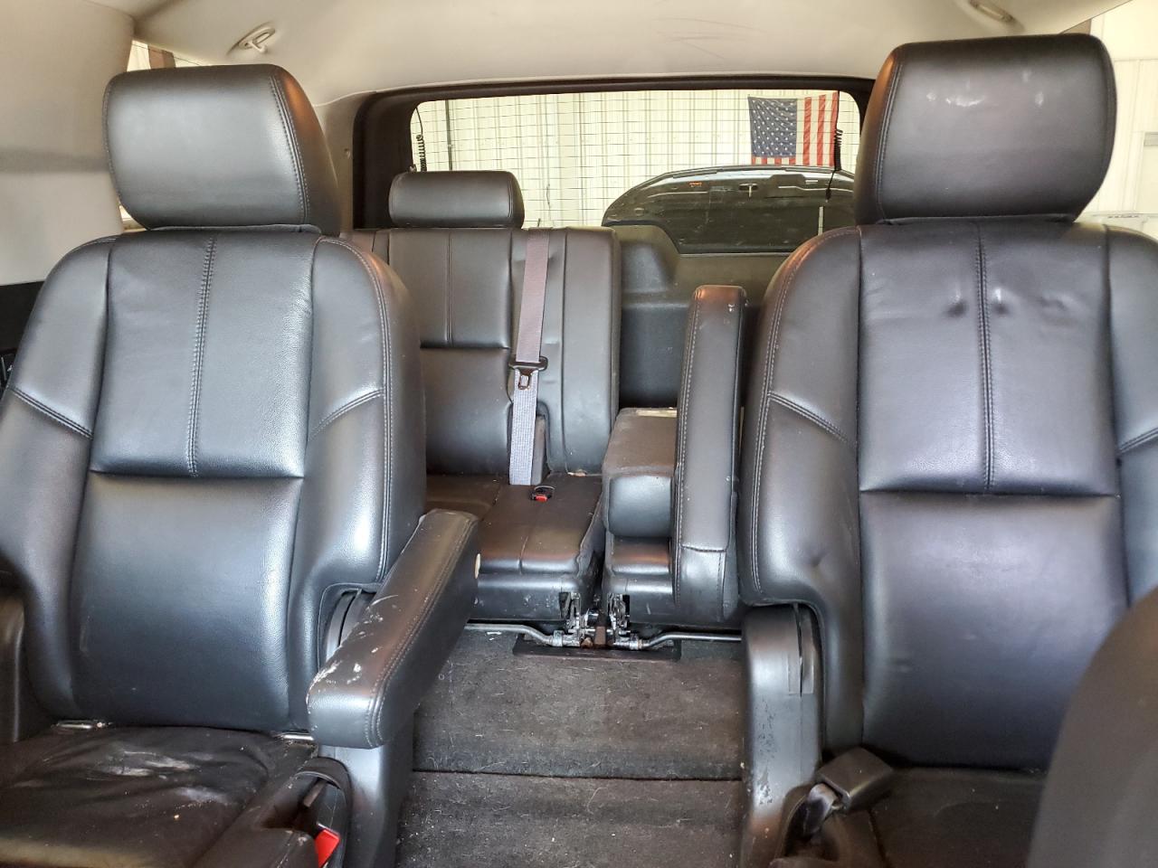 1GNSKBE06BR377719 2011 Chevrolet Tahoe K1500 Lt