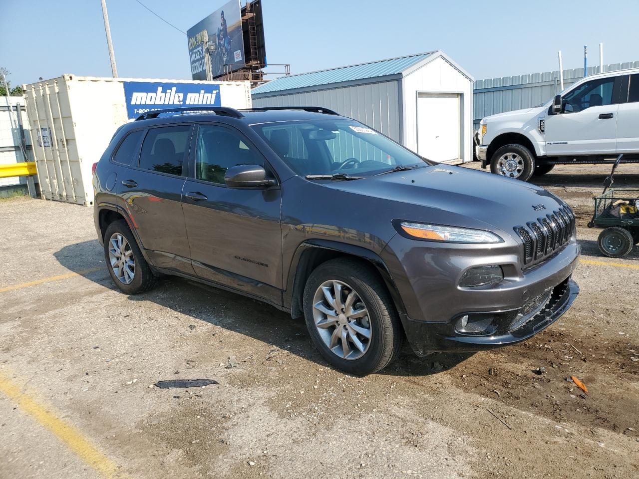 2018 Jeep Cherokee Latitude vin: 1C4PJMCB1JD604022