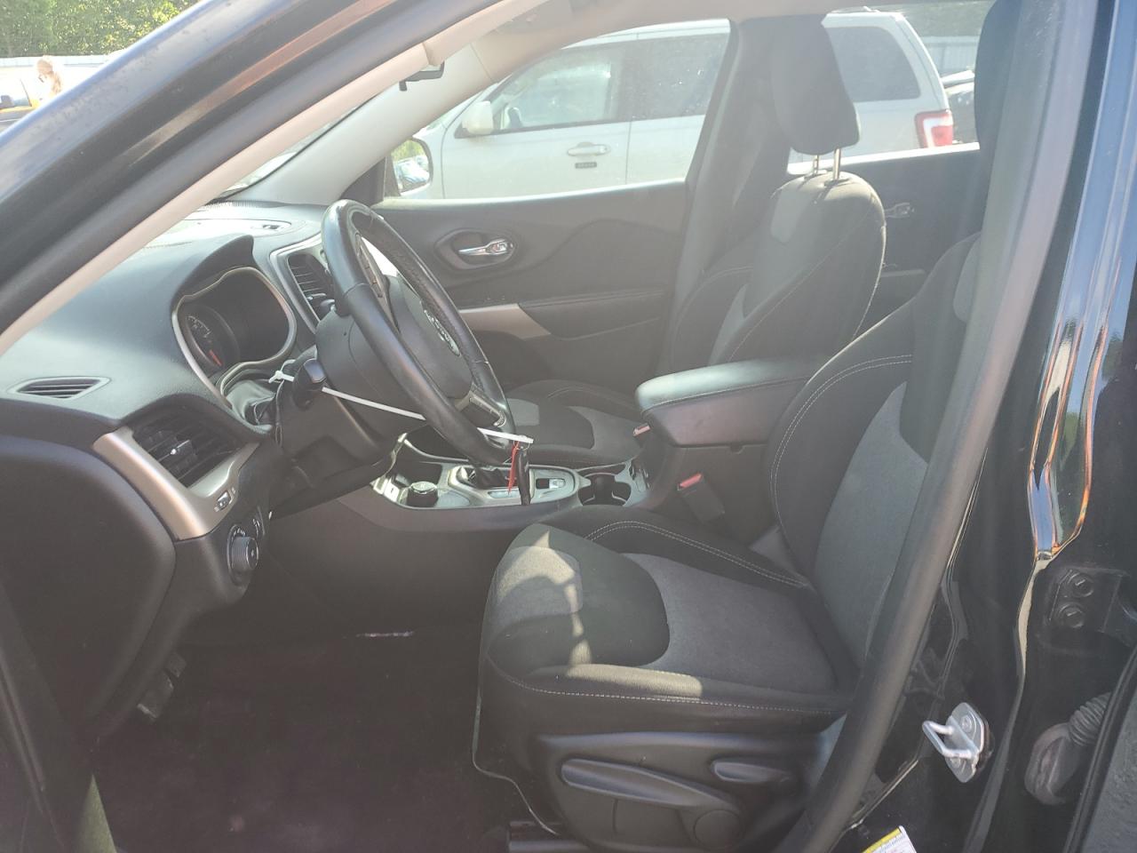 1C4PJMCB5JD546383 2018 Jeep Cherokee Latitude