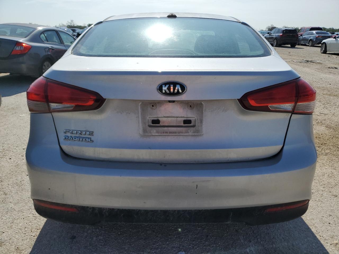 3KPFL4A73HE008133 2017 Kia Forte Lx