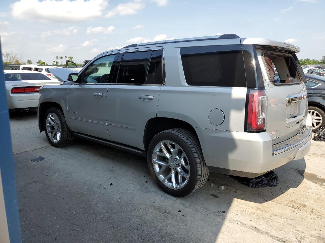 1GKS2CKJ3KR100347 2019 GMC Yukon Denali