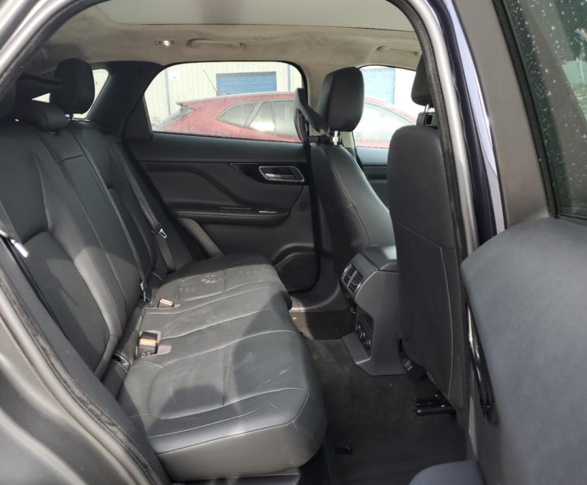 SADCJ2FX1KA391929 2019 Jaguar F-Pace Premium