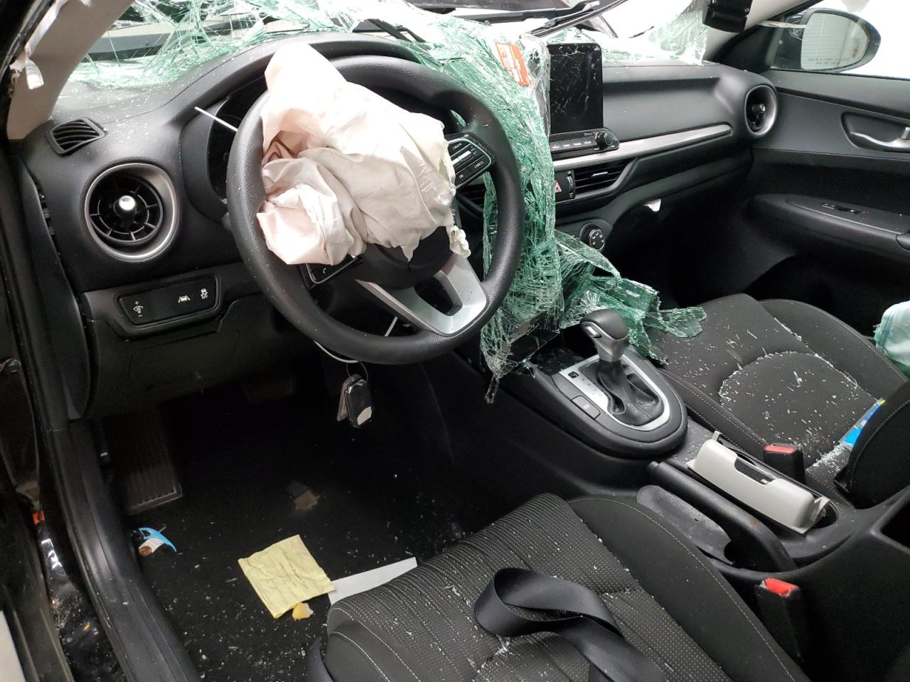 3KPF24ADXME339505 2021 Kia Forte Fe