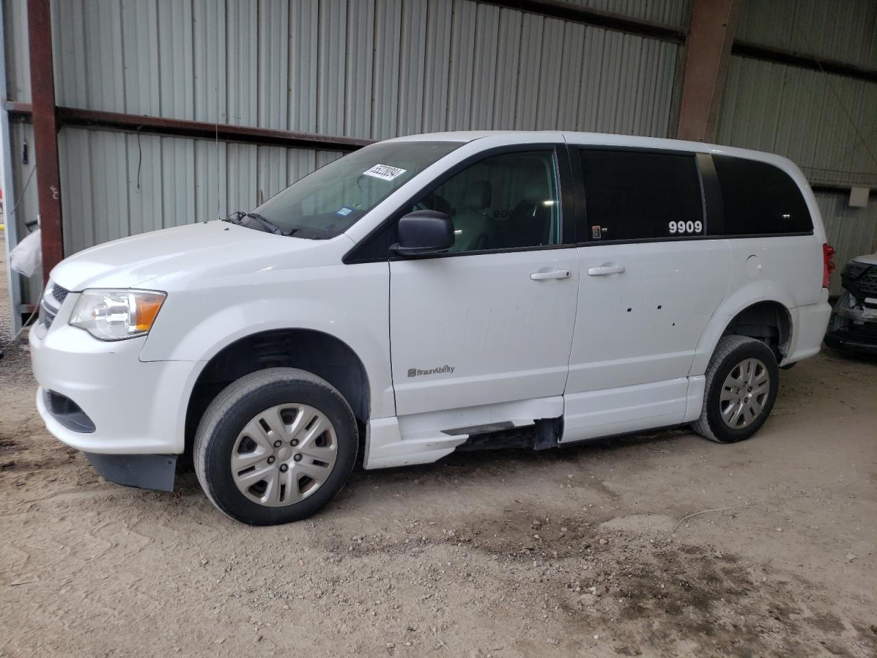 2C4RDGBG0JR256189 2018 Dodge Grand Caravan Se