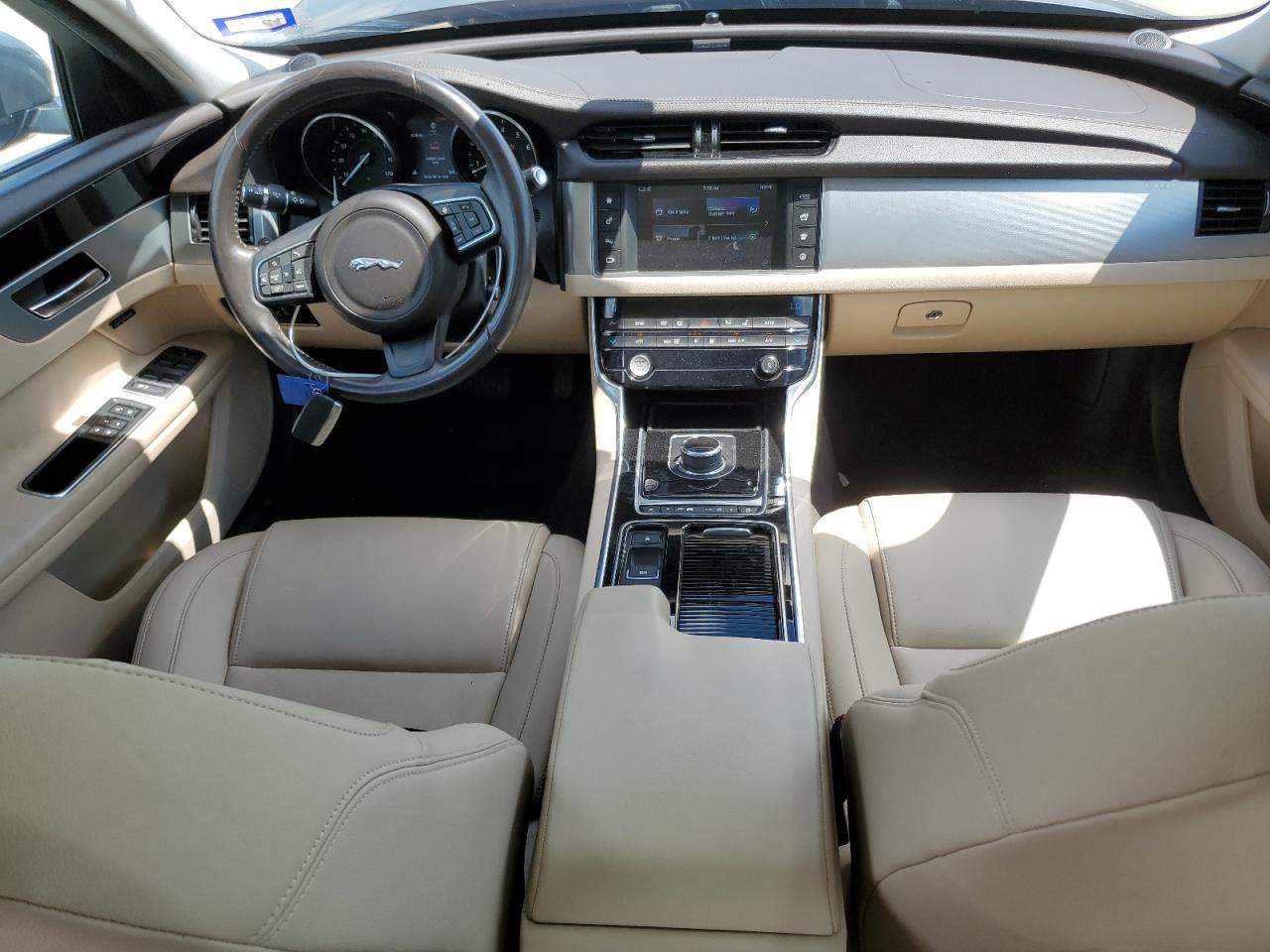 SAJBJ4BV6HCY43086 2017 Jaguar Xf Premium