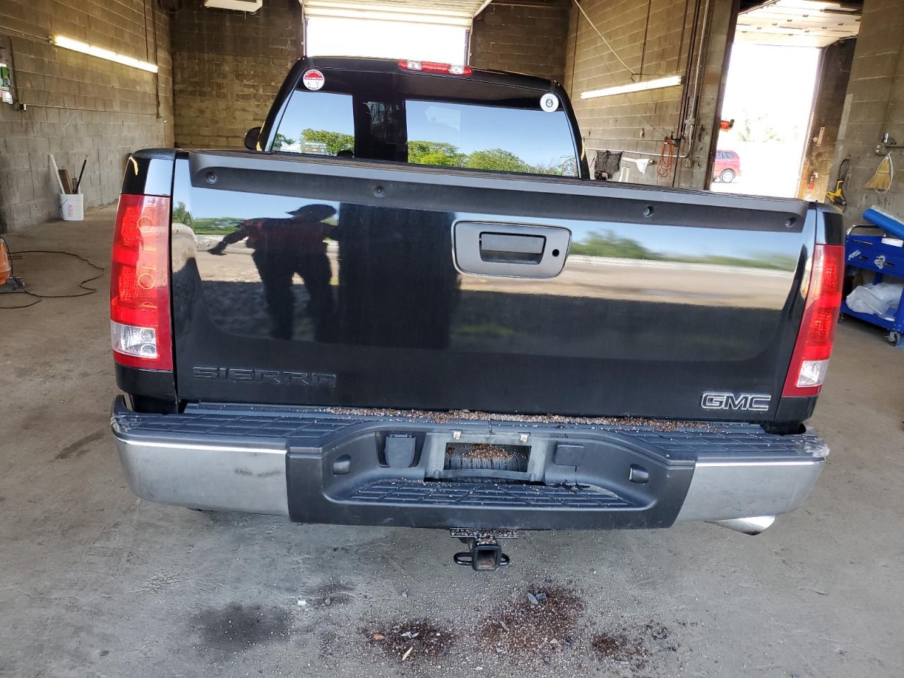 1GTR2VE31BZ393717 2011 GMC Sierra K1500 Sle