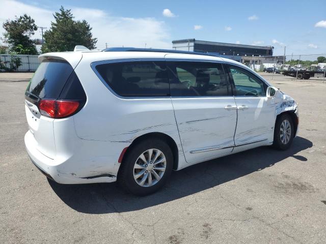 2019 Chrysler Pacifica Touring L VIN: 2C4RC1BG5KR581423 Lot: 54184464