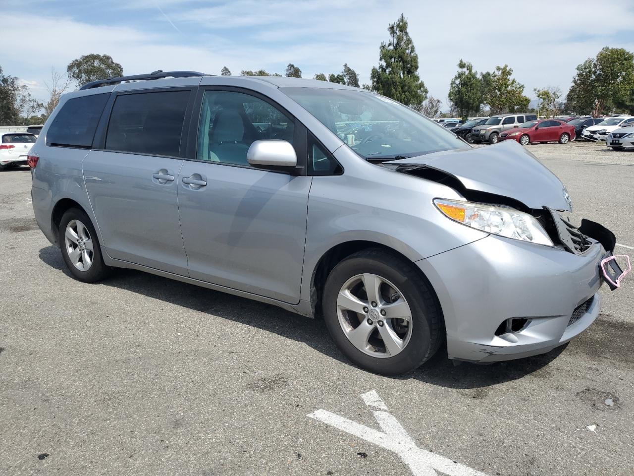 5TDKZ3DC1HS874676 2017 Toyota Sienna Le